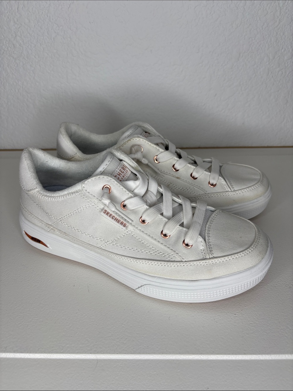 Skechers Women's Arch Fit Low Sneakers with Rose Gold Eyelets 8.5